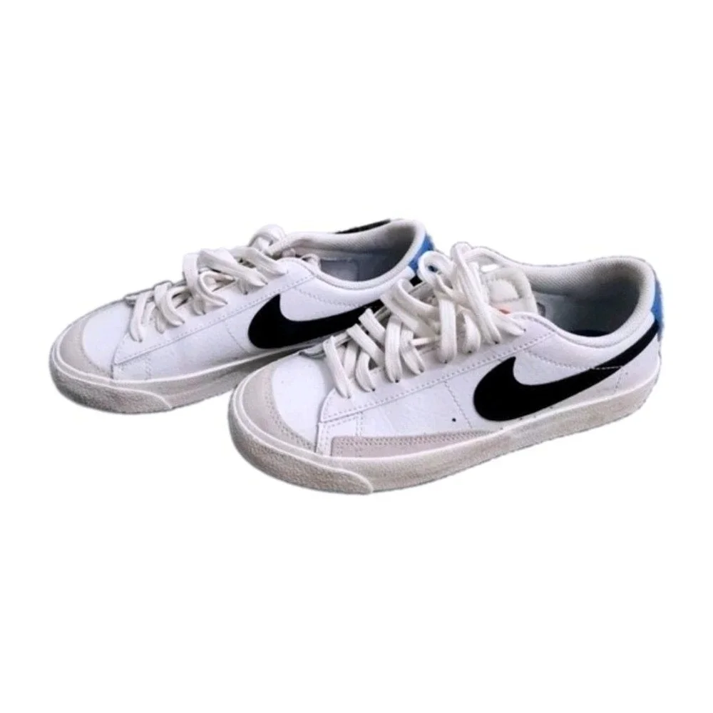 Nike Blazer Low '77 GS White Black Blue Youth Boys Size 5Y Sneakers DA4074-111